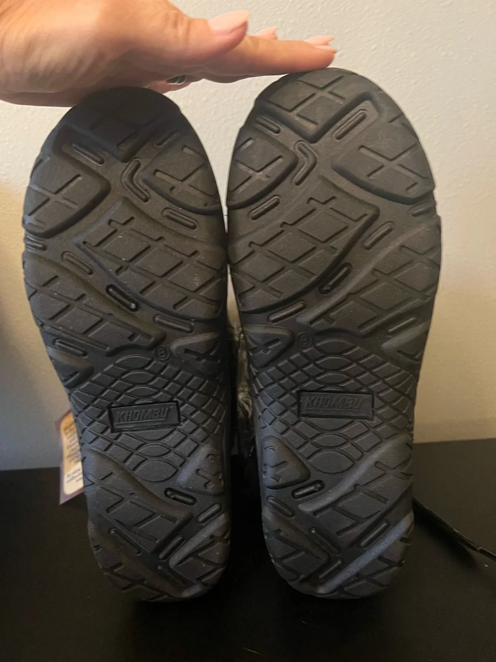 Khombu “Slope” Black Faux Fur Trimmed Winter Snow Boots Size 8